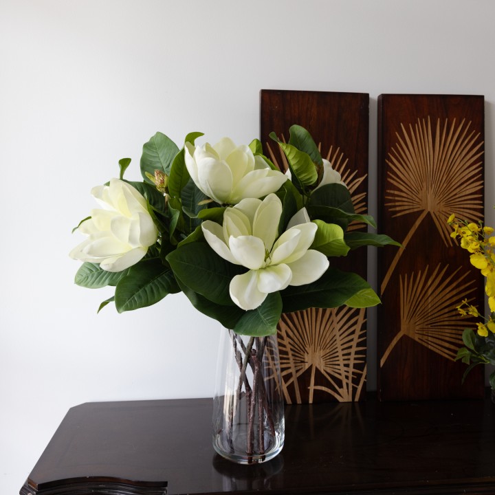 66CM GRAND MAGNOLIA ARRANGEMENT IN GLASS - LAST 1PC